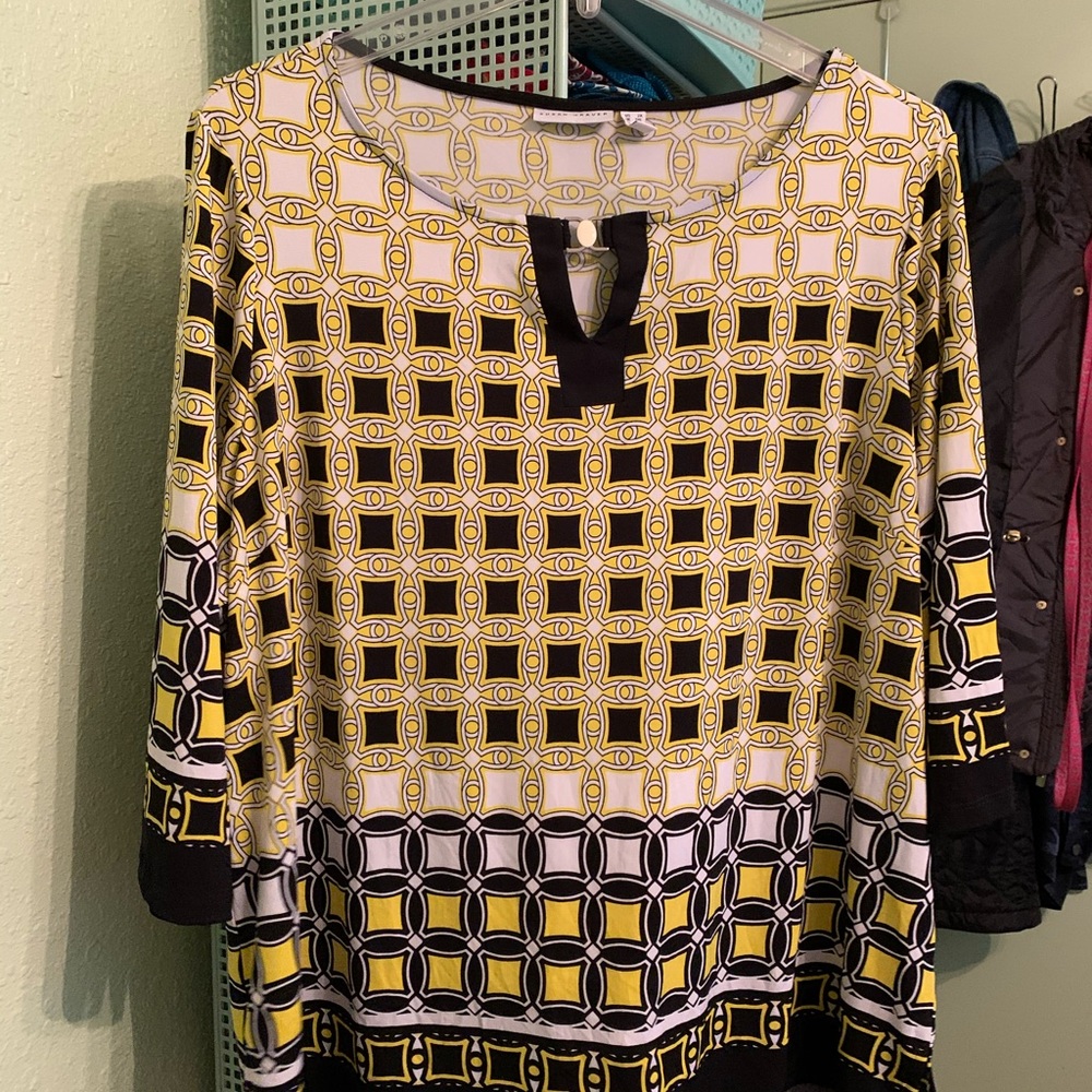 Susan Graver Liquid Knit Black/Yellow Top! 2X